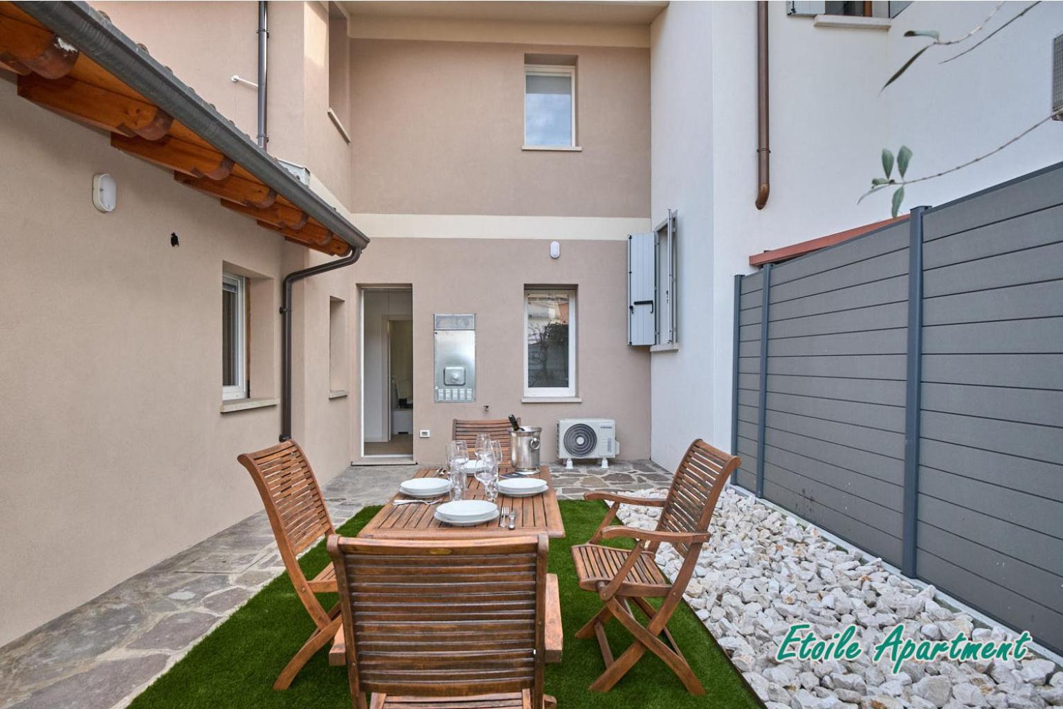 Casa Monique Apartments Desenzano del Garda Exterior photo